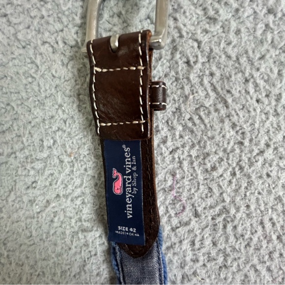 Vineyard Vines Mens blue and Brown Leather Belt size 42 - Picture 3 of 7